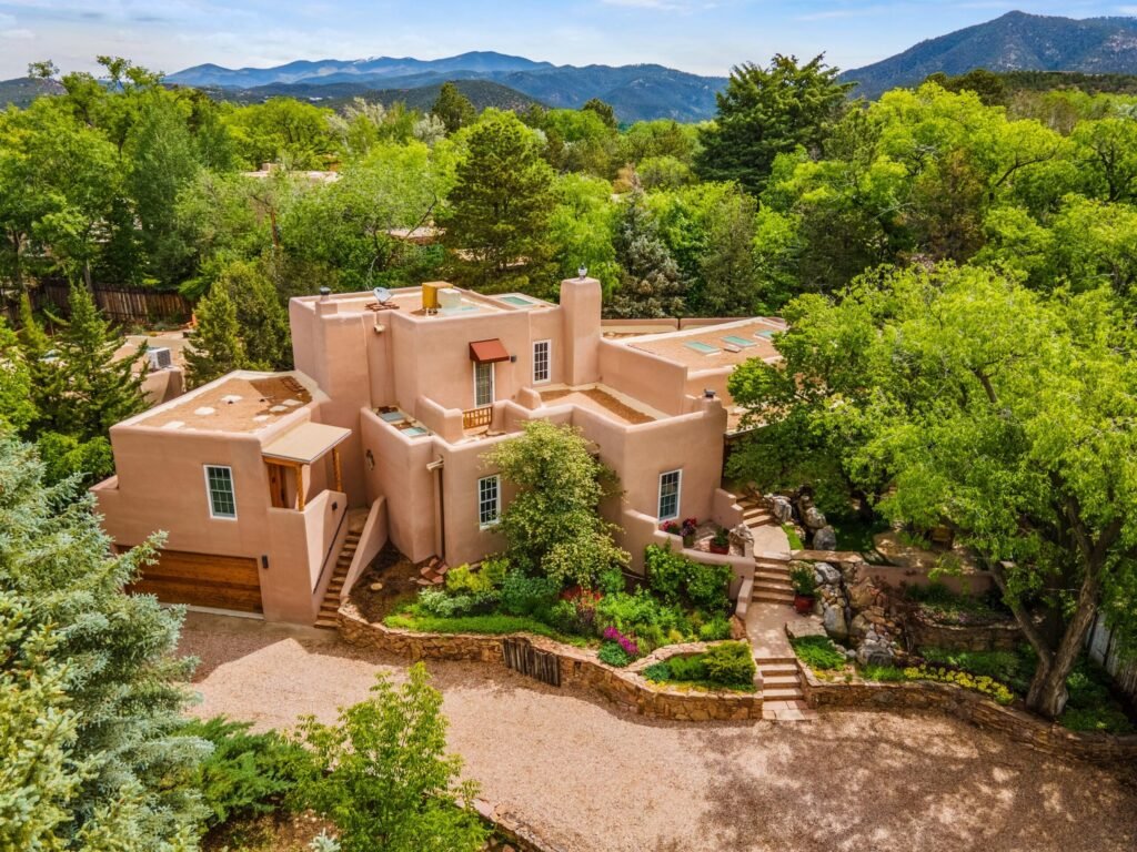 Naturumgebenes Adobe-Haus in Mexiko – ideales Beispiel für ein Leben im besten Auswanderungsland