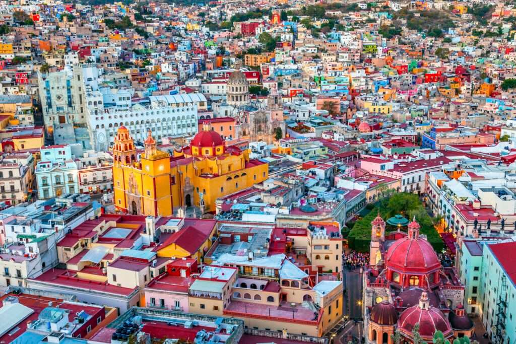 Leben in Guanajuato – Blick auf die Altstadt mit Basílica Colegiata