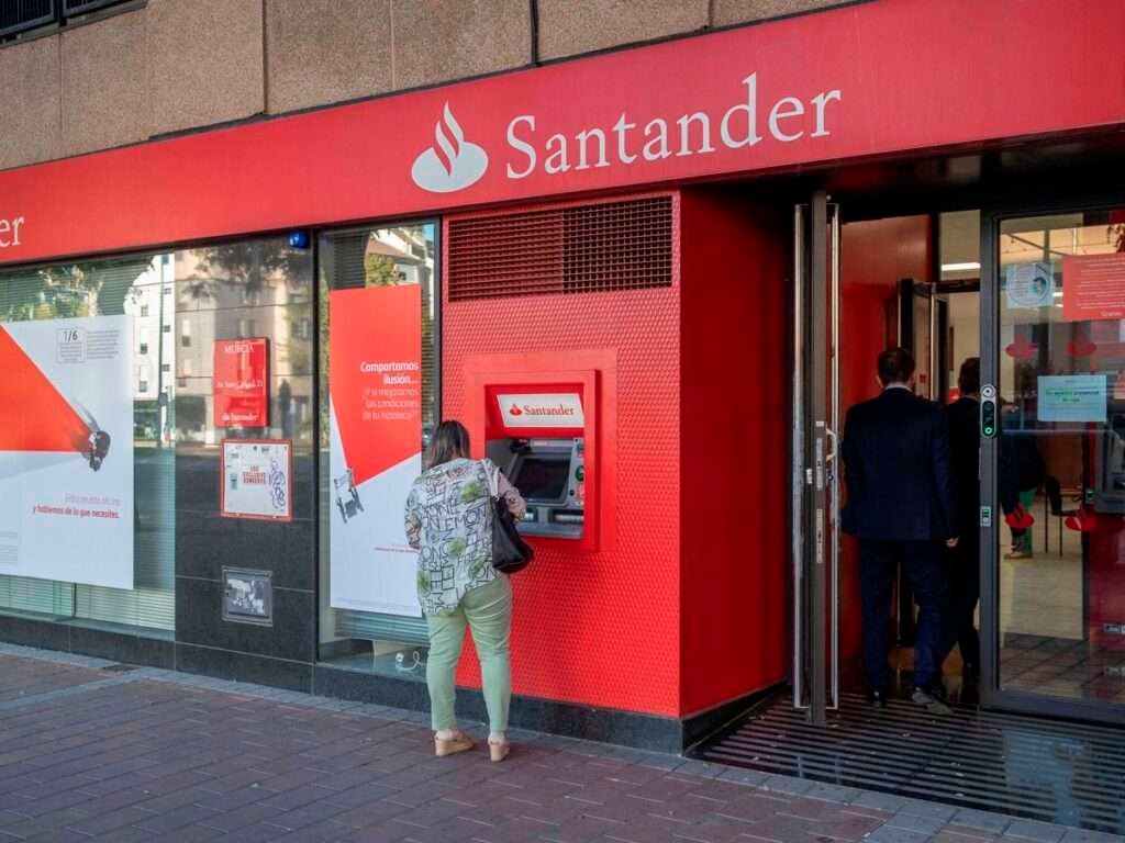 Santander-Filiale mit Geldautomat – Bargeld abheben mit Bankkonto in Mexiko