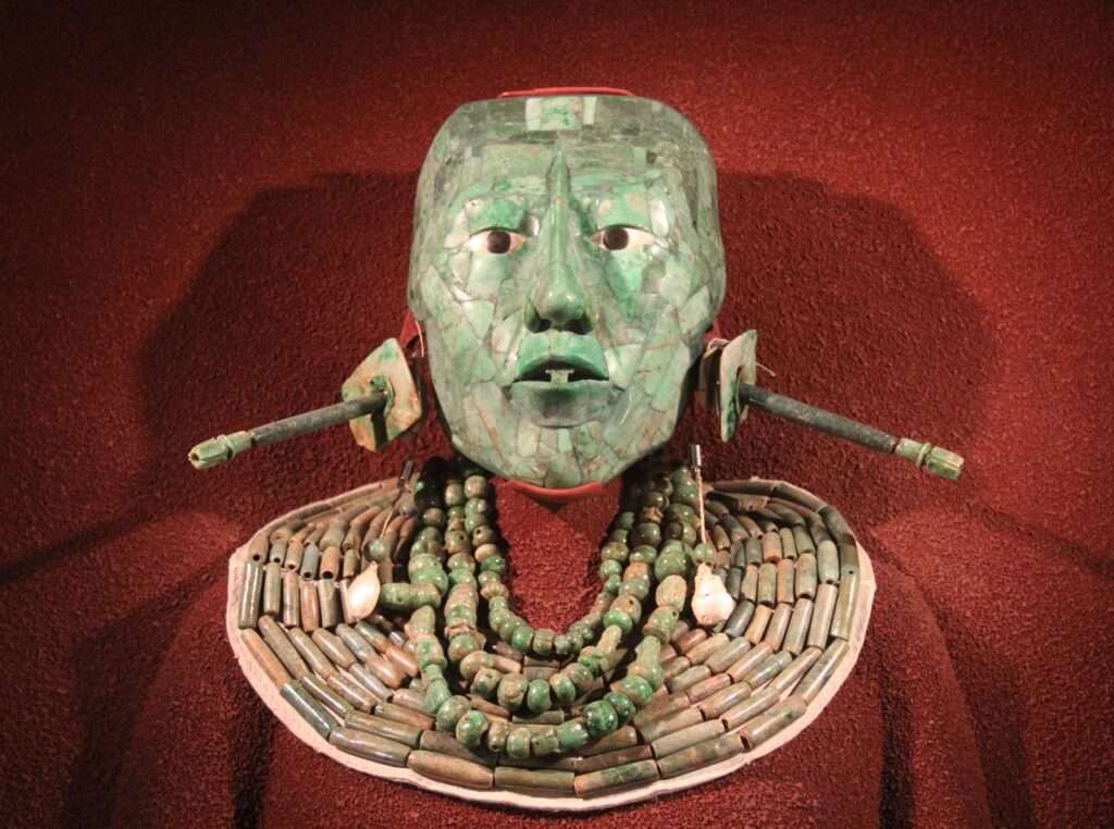 Jademaske des Maya-Königs Pakal, gefunden in den Ruinen von Palenque