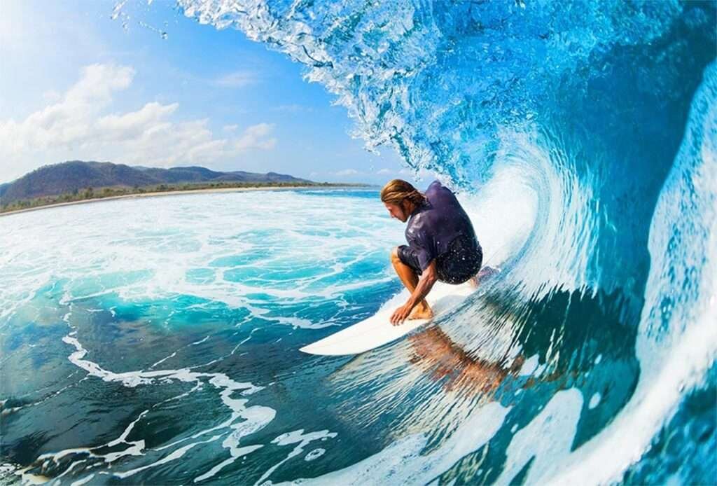 Surfer in Action in einem der bekanntesten mexikanische Surfspots