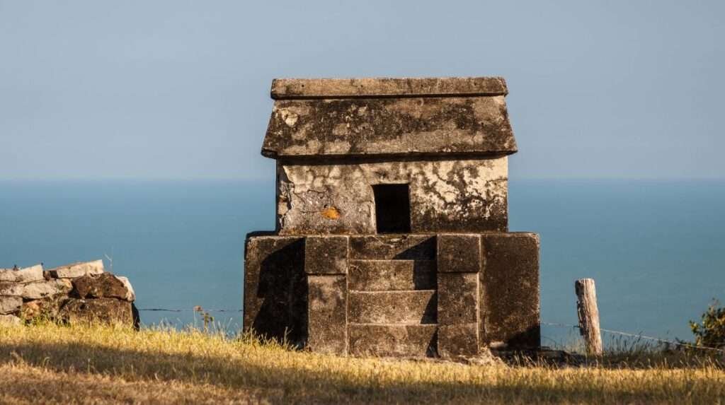 Steintempel von Quiahuiztlán mit Blick auf das Meer – Quiahuiztlán & San Juan de Ulúa