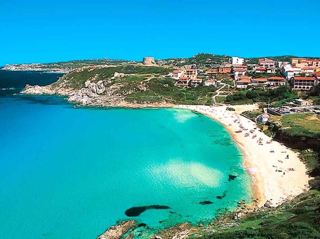 Türkisblaues Meer und goldener Sandstrand an der Küste von Veracruz Mexiko